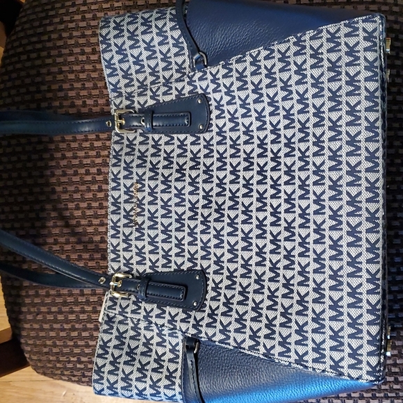 Purse - Picture 4 of 4